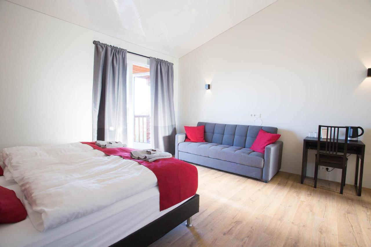 Guesthouse Флудир Екстериор снимка