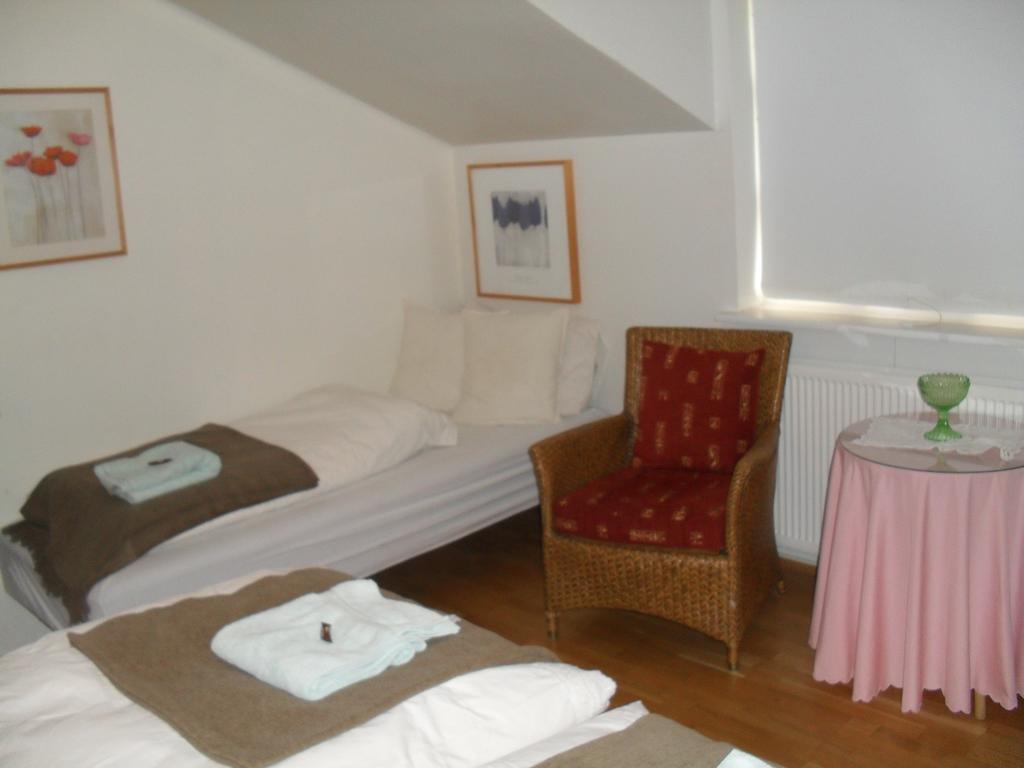 Guesthouse Флудир Стая снимка