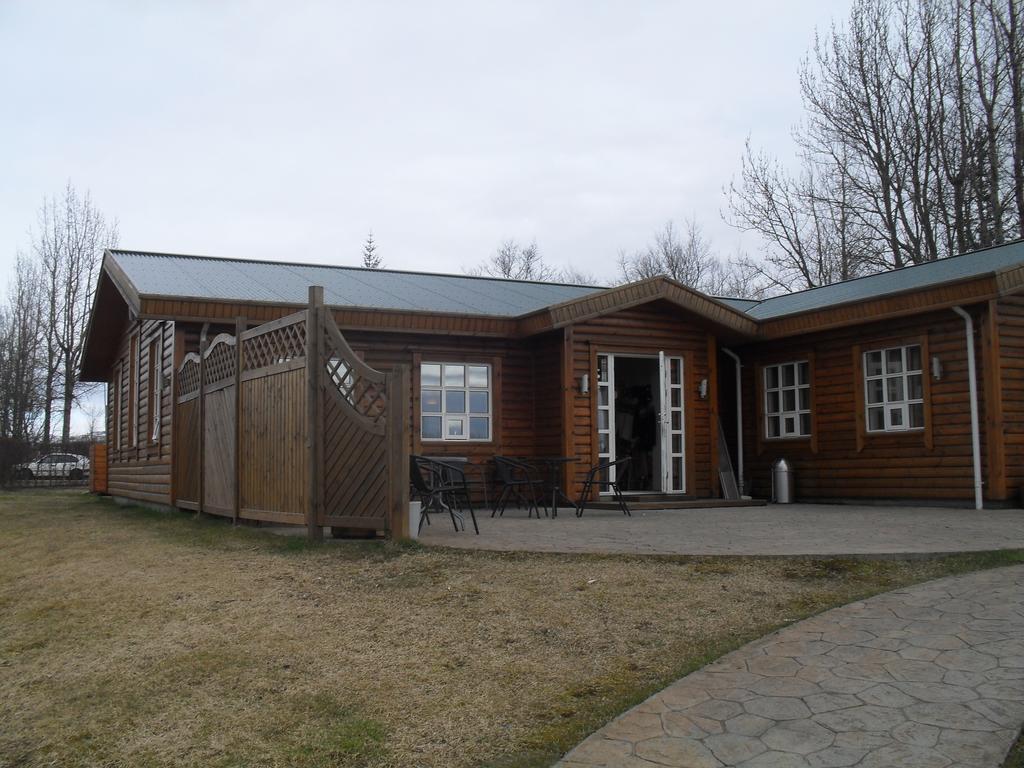 Guesthouse Флудир Екстериор снимка